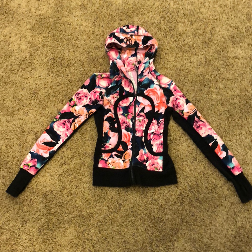 Lululemon Scuba hoodie size 6